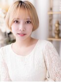 金髪ハイトーンカラーシャギーショートボブレイヤーウルフ20代