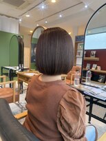 トリッカ 葉山(tricca)&nbsp;AVEDAオーガニックカラー／ラベンダーベージュの艶ボブ