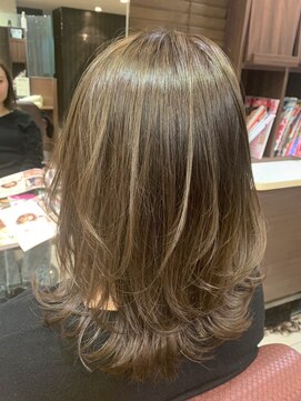 ヘアデザイン トリップ(HAIR DESIGN TRIP) アッシュベージュ☆レイヤーカット☆