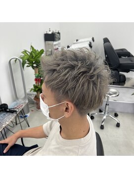 メメント(MEMENTO) 【MEMENTO　豊中　三国】ハイトーン　シルバー