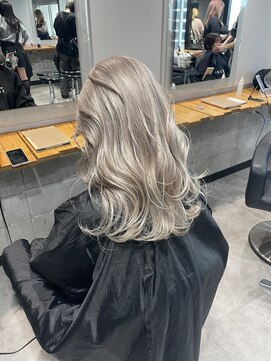 ストーリー 本川越(Story) white beige