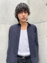 ミラバイグリーン(Mira by green)&nbsp;波巻きスパイラルシャドウパーマウルフツーブロック