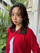 アデ オモテサンドウ(ade omotesando)&nbsp;人気のレイヤーカットをニュアンスパーマで動きと柔らかさを