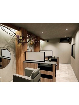 一人のスタイリストが最後までご担当させていただくサロンです。少人数で落ち着いて過ごしたい方へ！