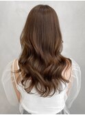 透明感カラーモテ髪薄めバングナチュラルカール外ハネ美髪