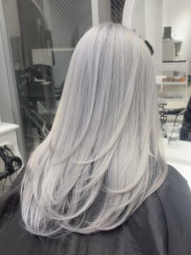 アンドソー 池袋(&so.) ホワイトシルバー/ハイトーン/レイヤーカット/池袋