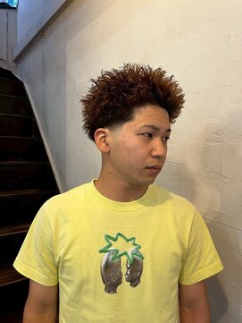 ビーバイエイトジェンツ(Bee by EIGHT GENTS) 波巻きツイストスパイラル/リバースセンターパート/心斎橋