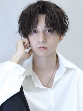 リオンセンターパート ポンパドール スパイラルパーマ 新宿 L コンフィデンス メンズヘアー Confidence Men S Hair のヘアカタログ ホットペッパービューティー