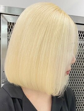 ウィコ 新宿(WICO) ホワイトブロンド[新宿駅/モード/ダブルカラー]