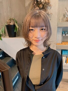 ココモ(KOKOMO) ウルフカット/グレージュ/ベージュ