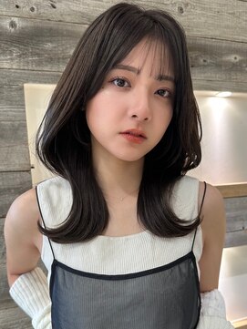 アイヴィー(IVY) 艶髪グレージュカラーくびれヘア【肥田亜沙美】