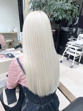 スウィープ(sweep) ホワイトカラー×ケアブリーチ2.3回