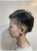 刈り上げショート　ブリーチ