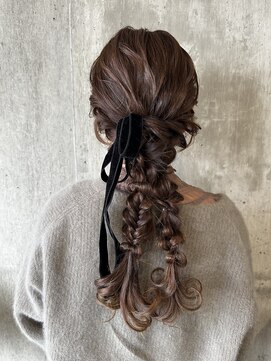 エイミー 伏見店(aemii) ふわふわ二つの編み下ろし