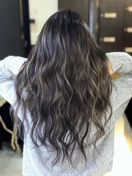 ネオヘアー 谷町九丁目店(Neo hair)の写真/【谷町九丁目駅徒歩30秒】大人気の透明感カラー＊光に透ける、透明感のある仕上がりに♪グレイカラーもOK！