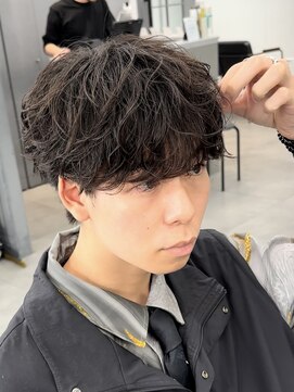 オーバルバイアピッシュ(OVARL by apish) フェザーパーマシャドウパーマニュアンスパーマカルマパーマ原宿