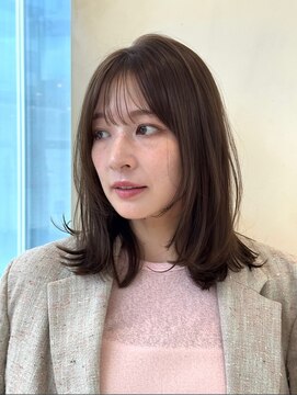 ザック ヴィ(ZACC  vie) ミディアムレイヤー/ミディアムヘア/オリーブベージュ