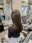 ツヤで差がつく大人のストレート