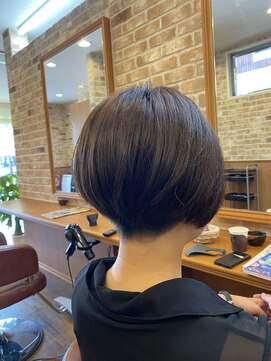 ラ ブレア(La Brea) レディース刈り上げスタイル