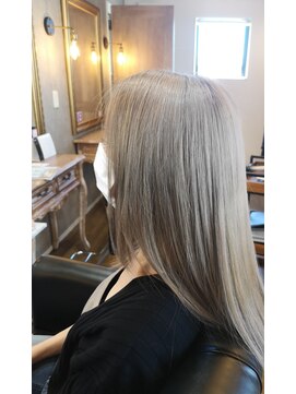 ヘアーアンドビューティ カリテス(Hair & Beauty Charites) ロング