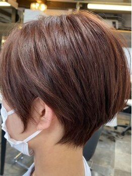 一人ひとりの骨格・髪質を見極めたこだわりの似合わせカット♪ヘアケアやセットも楽々の扱いやすいヘアに