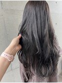 透明感アッシュグレージュ 毛先ウェーブロング寒色系カラー