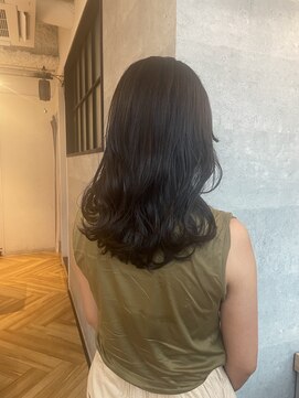 ローマ ギンザ(ROMA Ginza) ROMA銀座★ ブリーチなしアッシュ/ひし形/外ハネミディ