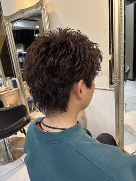 アイズ 海老名(AIZU) スパイキーショート　スパイキーウルフ　アップバング　刈り上げ