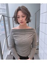 スノッブ(SNOB) ハイトーングレージュ◯浜本大志