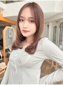 小顔見せミディアムレイヤーシースルーバングワンカールレイヤー