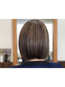 【白髪が気になる方必見】お悩みをカバーしながら理想の色に！白髪カバーも艶感のある上品な仕上がりへ。