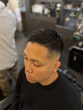 ラムール フェザーアップミドルスキンフェード