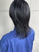 《グレイカラー》白髪を“隠す”から“楽しむ”へ。上品に馴染む