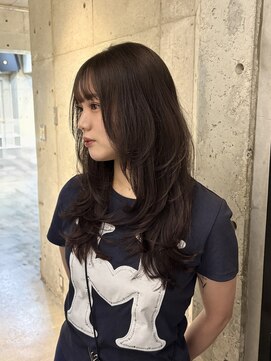 エイム(aim) ロングレイヤーカット × ブラウンベージュ