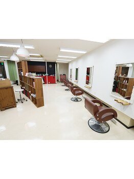 大人女性からの支持多数！髪質やお悩みに合わせて、あなたの魅力を最大限に引き出すスタイルを提案♪