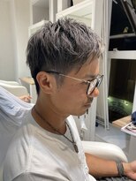 ロワゾ ヘア デザイン(L'OiSEAU HAIR DESIGN) グレーカラー刈りあげ