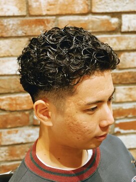 ヒロギンザバーバーショップ 丸の内店(HIRO GINZA BARBER SHOP) フェードカット×パーマ×宮城リョータ【東京/丸の内/大手町】