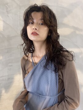 ヒュージ 三軒茶屋(huge) 癖を生かした無造作スパイラルパーマ_ウルフパーマ_ウェット