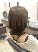大人可愛い外ハネミディ