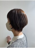 20代30代大人可愛いアッシュベージュくびれボブ耳掛け透明感