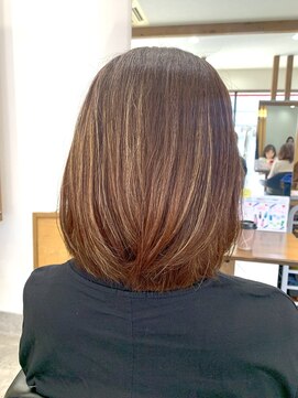 アンジュールヘアーワークス(1//jour hairworks) メンテナンスカラーとトリートメントでいるの深みが変わる