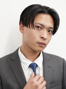 メイン(MENIN) スーツに合う短髪×センターパート［コンマ/ダウンパーマ/町田］