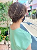 ハイライト明るめグレージュショートウルフ顔周り似合わせカット