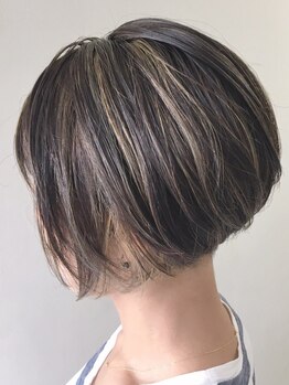 アンジュ 南海なんば駅前店(ange treatment & head spa)の写真/根元のお悩みも女性stylistだから共感できる♪お洒落もしたい!根元のカバーもしたい!ぜひお任せください☆
