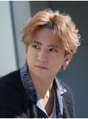 大人の抜け感を演出する、今トレンドのフェザーパーマ