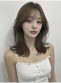外はねロブ レイヤーカット 韓国ヘア 小顔ヘア グレージュカラー