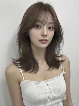 ユーフォリア 渋谷グランデ(Euphoria SHIBUYA GRANDE) 外はねロブ レイヤーカット 韓国ヘア 小顔ヘア グレージュカラー