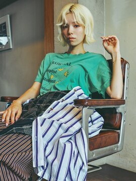 バーノン(VERNON) WAVY BLONDE【VERNON】058-262-3611