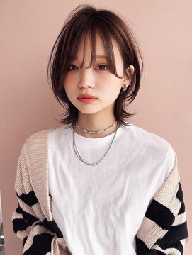 ミー 岡崎(mii) ミディアムウルフレイヤー