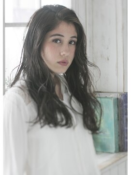 シャンプー 本店(SHAMPOO) 流行のセミウェット感で甘辛フェミニンスタイル